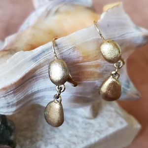 Brushed gold earrings